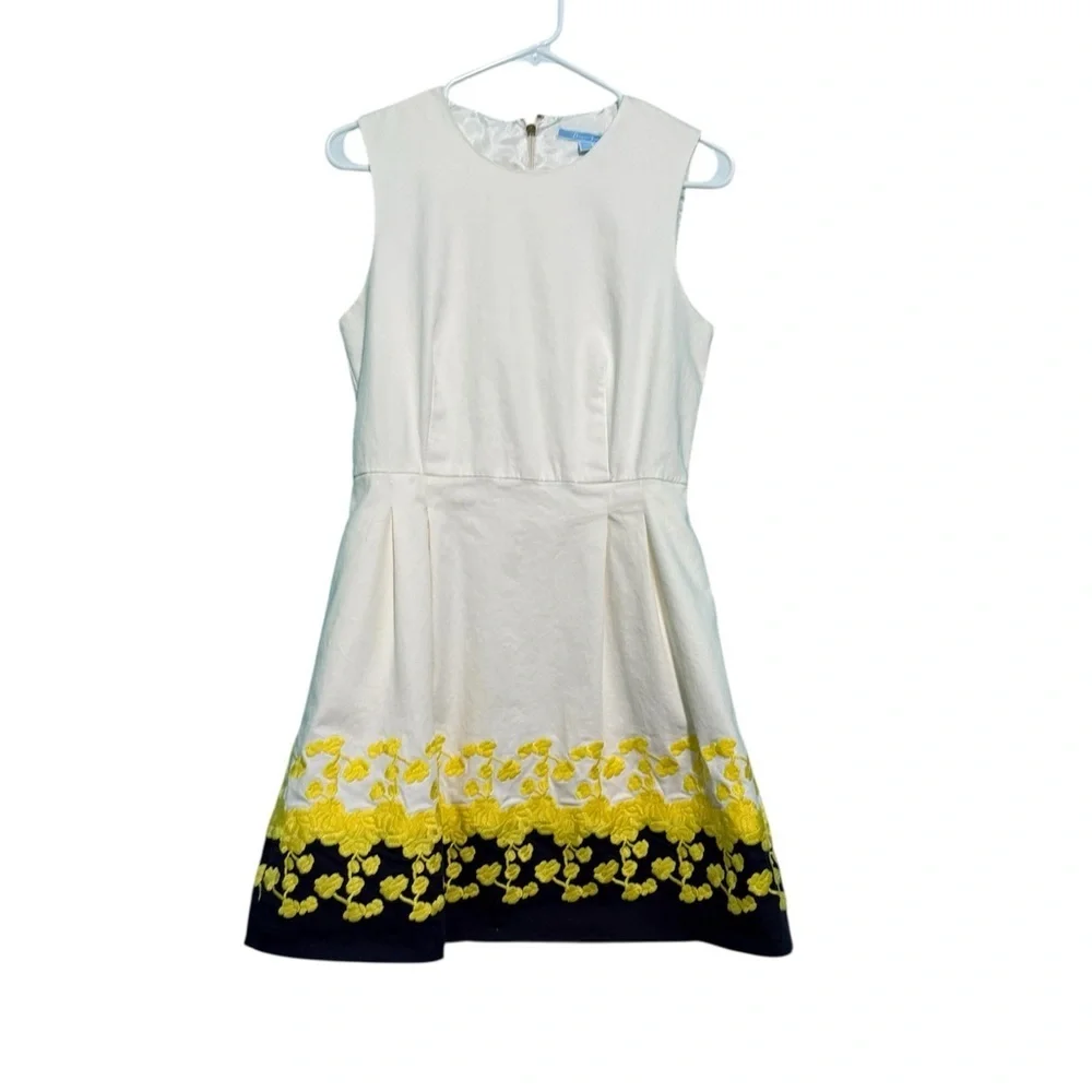 Draper James - Climbing Bloom Embroidery Dress - Picture 4 of 10